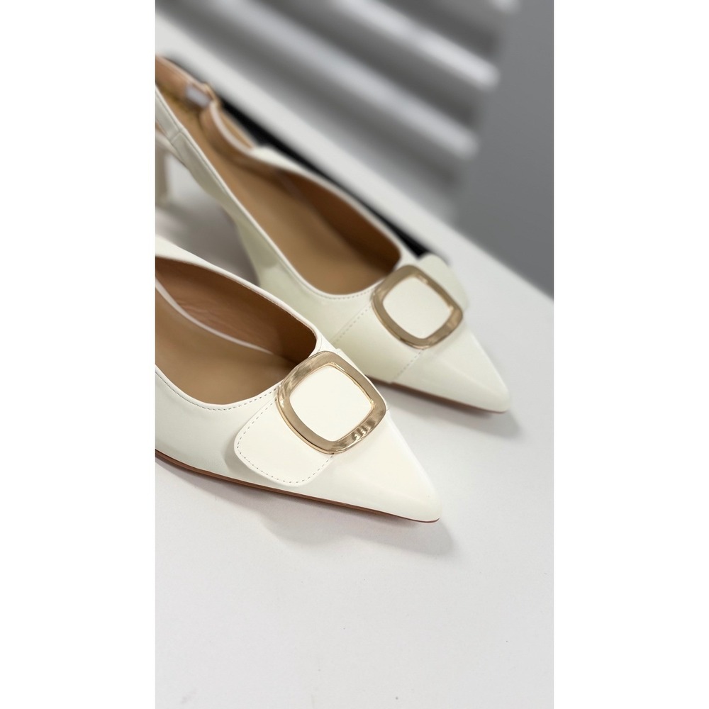 Venus Chan White Slingback Pumps Pointed Toe Gold Buckle Kitten Heels EU44 US 12